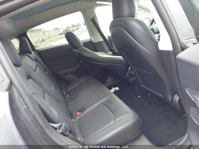 Tesla Model Y 2022 7SAYGDEE2NF393716 Image 8