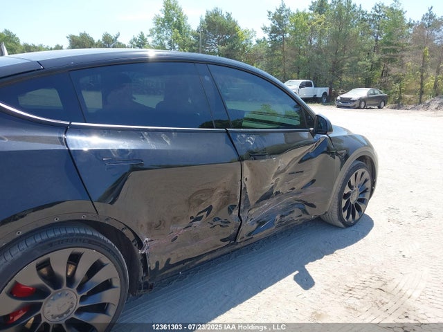 7SAYGDEF7NF468791 Tesla Model Y