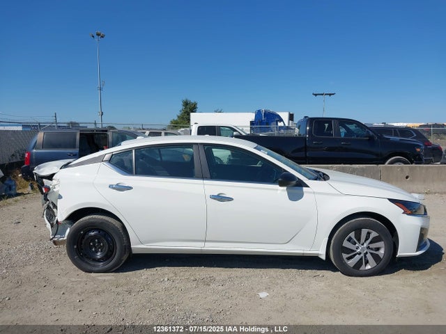 1N4BL4BW6SN367943 Nissan 2025