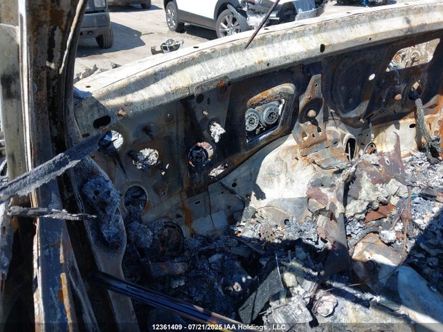 4JGFF5KE5LA256921 Mercedes-Benz m256