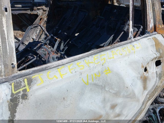 4JGFF5KE5LA256921 Mercedes-Benz m256