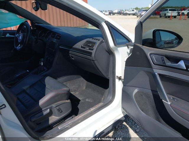 3VW5T7AU3FM004490 Volkswagen 2015