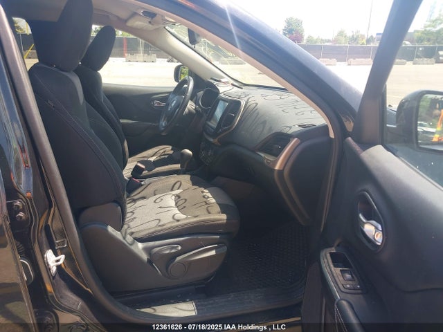 1C4PJLCB1EW271468 Jeep Cherokee