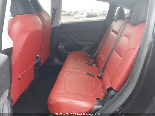 Tesla Model Y 2024 7SAYGDEE8RF043433 Image 8