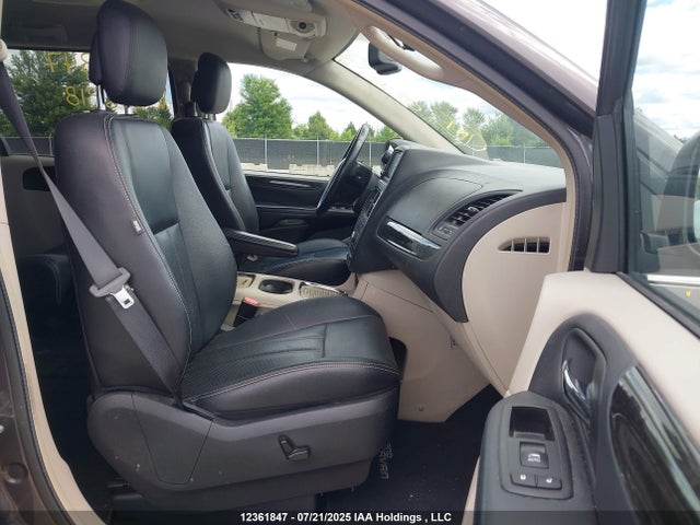 2C4RDGDG5GR376818 Dodge Grand Caravan