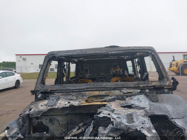 1C4HJXFG9JW104420 Jeep Wrangler