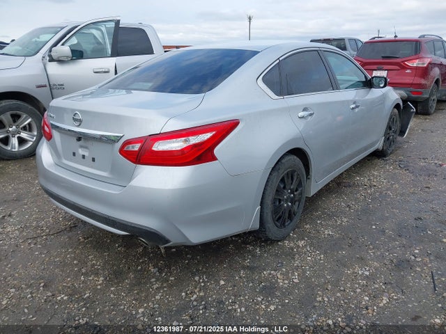 1N4AL3AP0HN342786 Nissan Altima