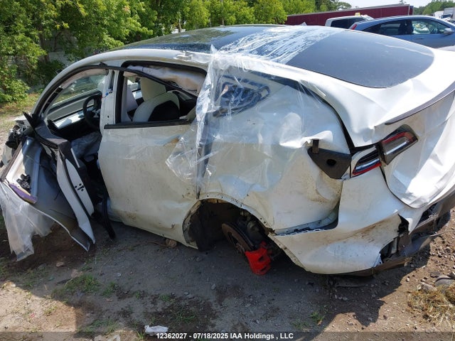 5YJYGDEF6MF137549 Tesla 2021