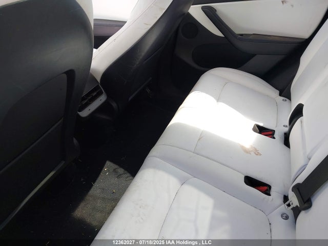 5YJYGDEF6MF137549 Tesla 2021