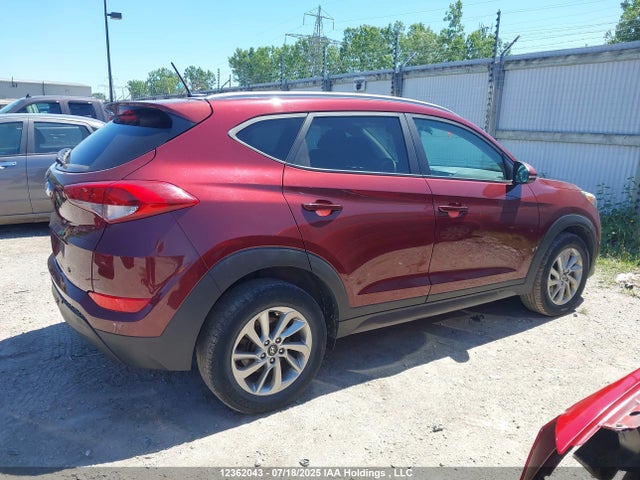 KM8J33A49GU215678 Hyundai 2016