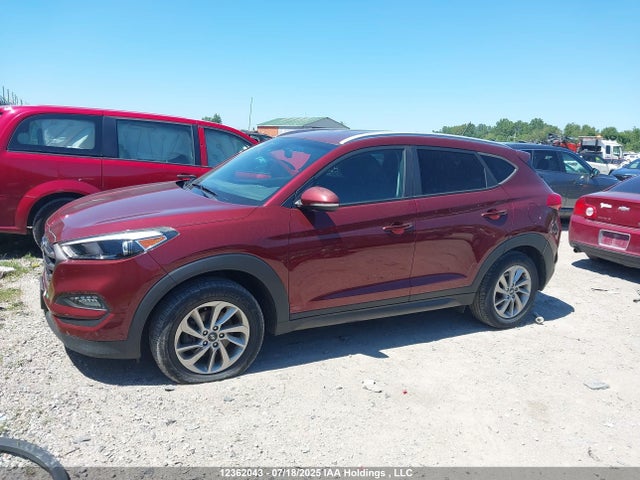 KM8J33A49GU215678 Hyundai 2016