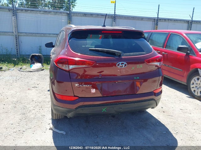 KM8J33A49GU215678 Hyundai 2016