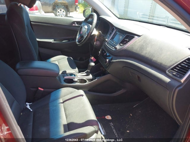 KM8J33A49GU215678 Hyundai 2016