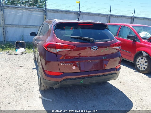 KM8J33A49GU215678 Hyundai 2016