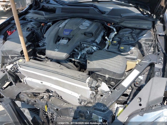 ZAM56YRS1M1374569 Maserati m156e