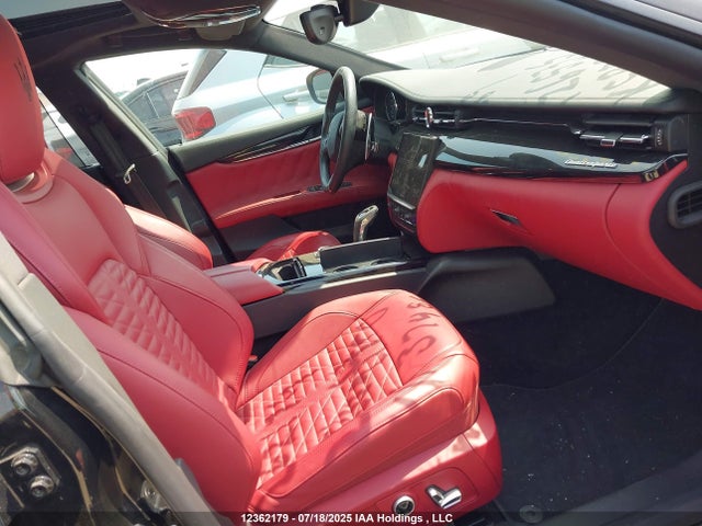 ZAM56YRS1M1374569 Maserati m156e