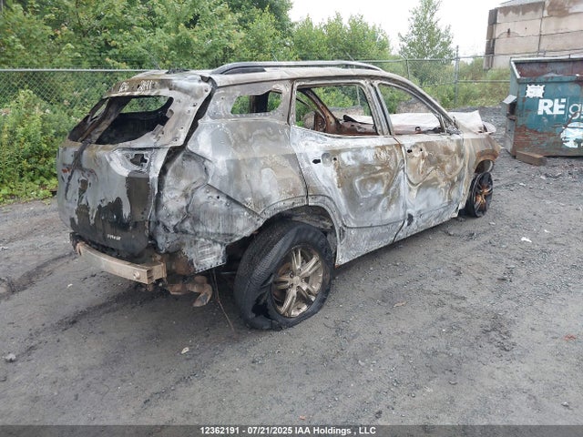 3GKALTEV7ML328305 GMC lyx