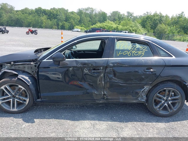 WAUE8GFF1J1069033 Audi A3
