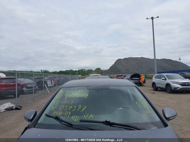 3VW917AU8FM057595 Volkswagen 2015
