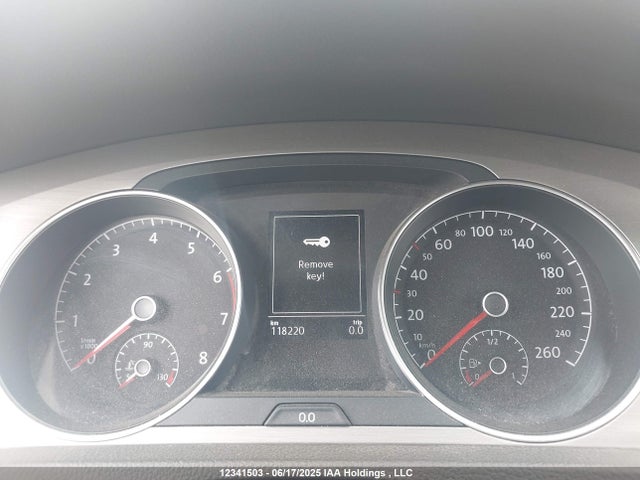 3VW917AU8FM057595 Volkswagen 2015
