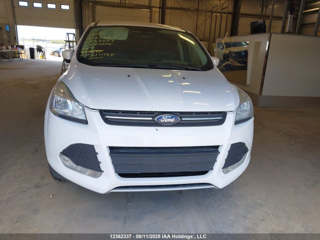 1FMCU9GX5GUB63637 Ford 2016