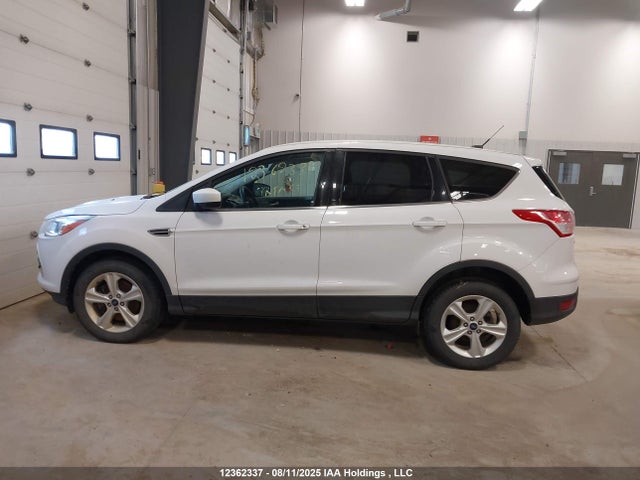 1FMCU9GX5GUB63637 Ford 2016