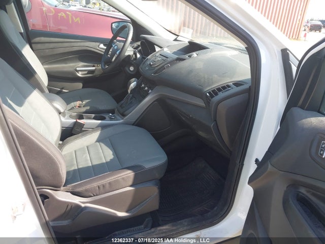 1FMCU9GX5GUB63637 Ford 2016
