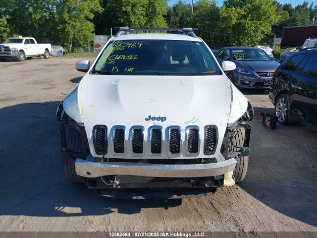 1C4PJLCB8EW234272 Jeep Cherokee