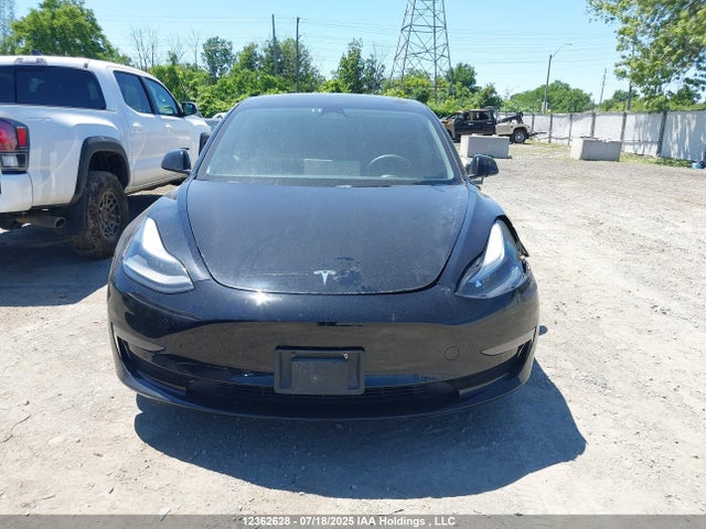 5YJ3E1EB4NF311826 Tesla MODEL 3
