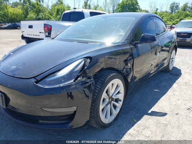 5YJ3E1EB4NF311826 Tesla MODEL 3