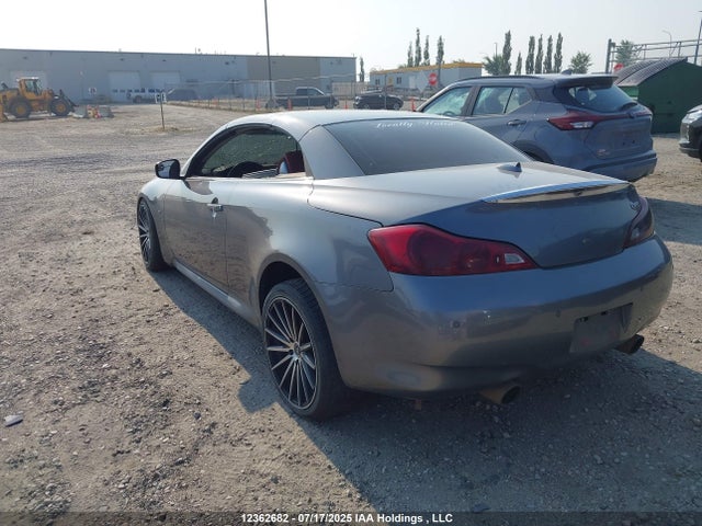 JN1CV6FE3FM810909 Infiniti 2015
