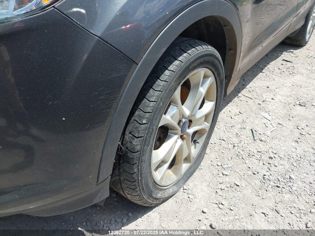 1FMCU9J95GUC02947 Ford Escape