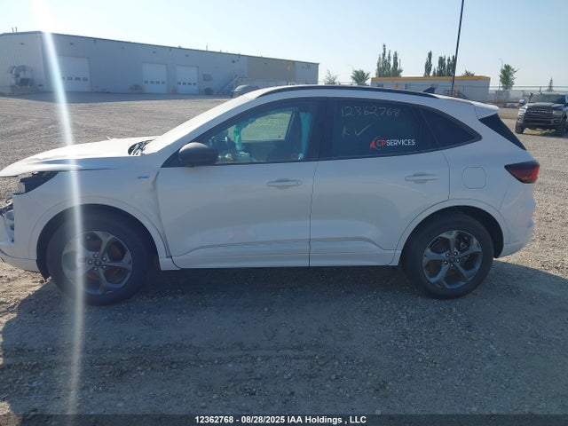 1FMCU9MN2RUA76039 Ford Escape St Line