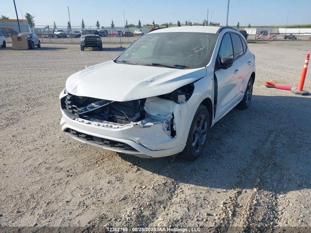 1FMCU9MN2RUA76039 Ford Escape St Line