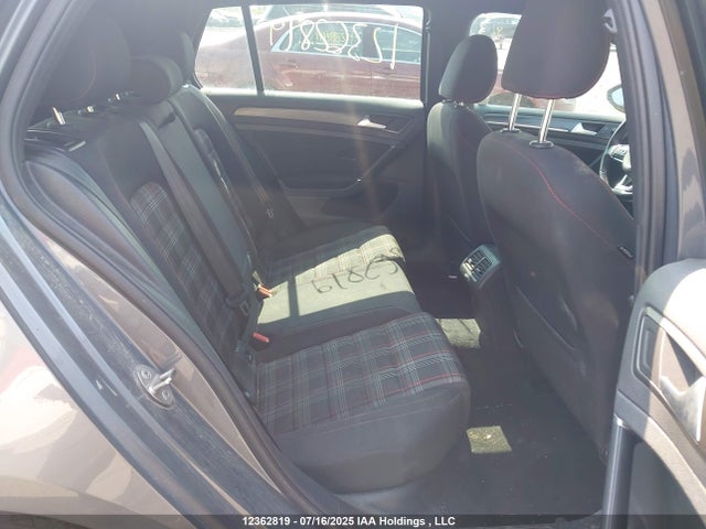 3VW6T7AUXKM029952 Volkswagen 2019