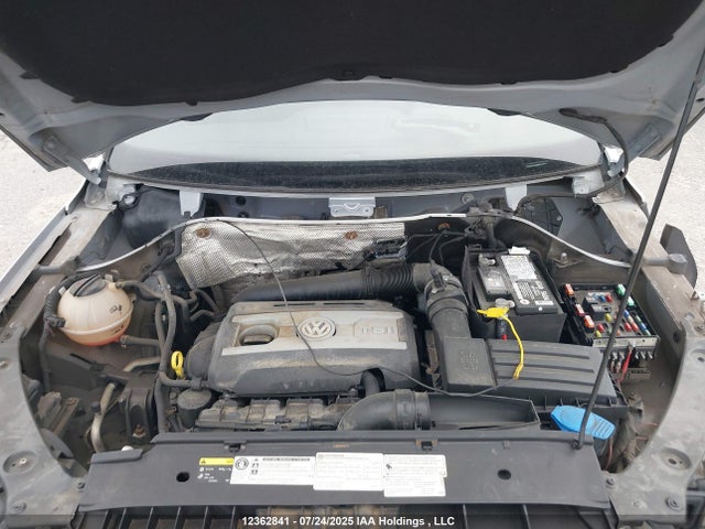 WVGNV7AX0HW500806 Volkswagen Tiguan