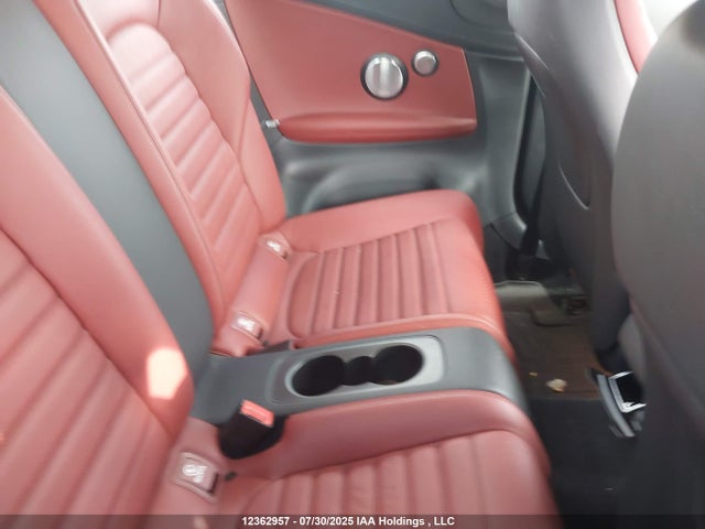 WDDWJ6EB5KF807804 Mercedes-Benz m276