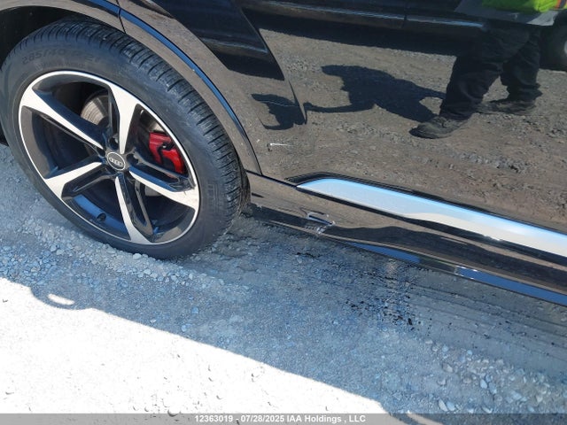 WA1AWBF79ND001435 Audi SQ7