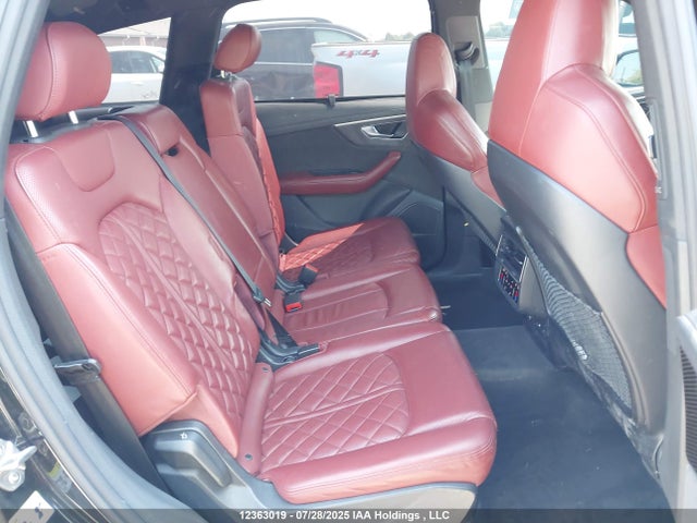 WA1AWBF79ND001435 Audi SQ7