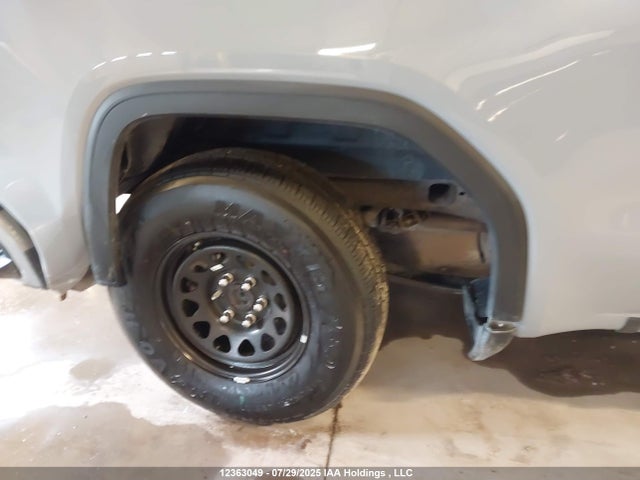 GMC l84 2024 3GTUUCED6RG404268 Image 18