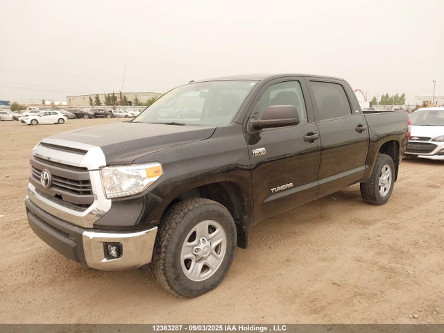 5TFDY5F18FX447943 Toyota Tundra Sr5 5.7l V8