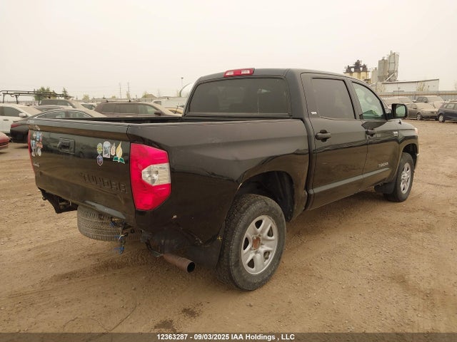 5TFDY5F18FX447943 Toyota Tundra Sr5 5.7l V8