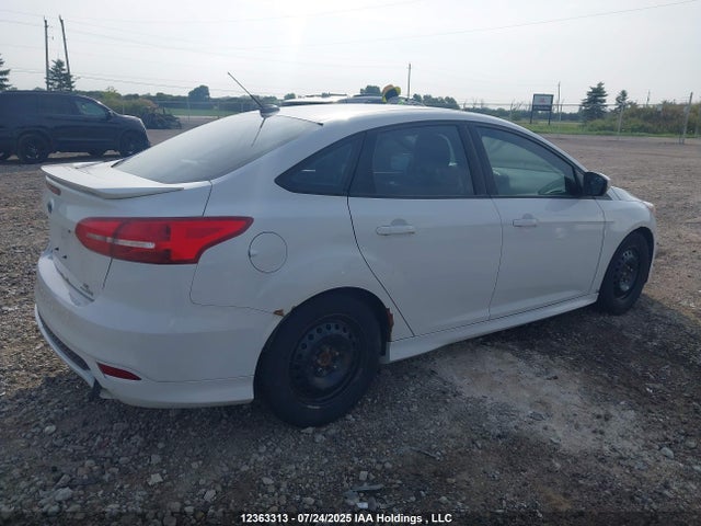 Ford 2015 2015 1FADP3F20FL377268 Image 4