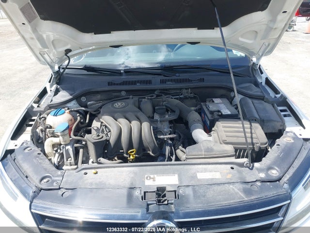 3VW2K7AJ6FM344261 Volkswagen 2015
