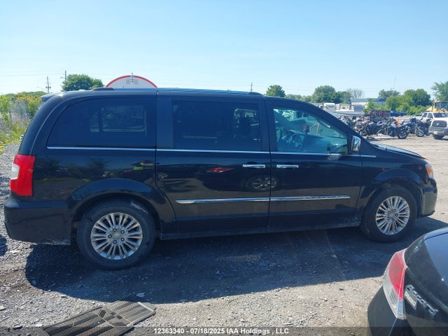 2C4RC1GG1FR525638 Chrysler Town and Country