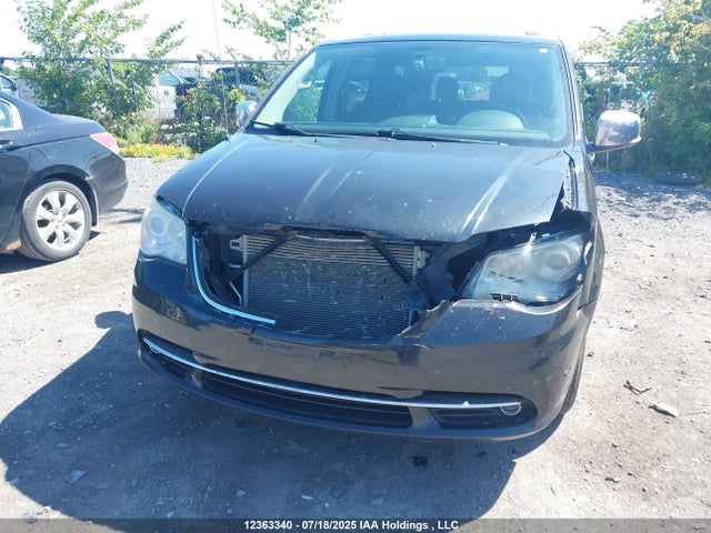 2C4RC1GG1FR525638 Chrysler Town and Country