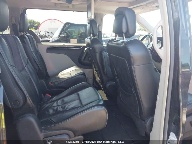 2C4RC1GG1FR525638 Chrysler Town and Country