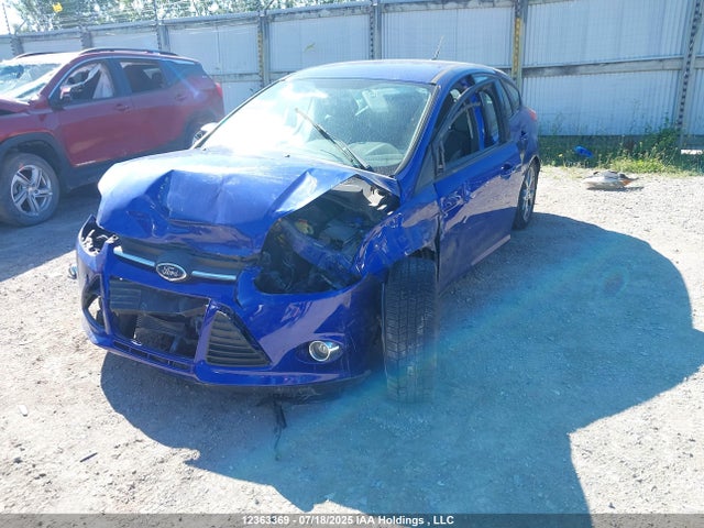 Ford 2014 2014 1FADP3K27EL220857 Image 2