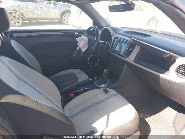 3VW5DAAT4JM502739 Volkswagen Beetle