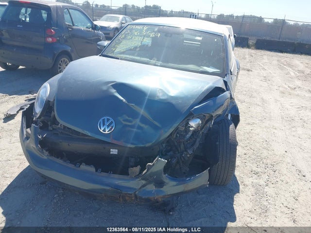 3VW5DAAT4JM502739 Volkswagen Beetle